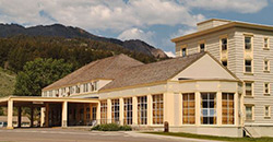 Mammoth Hot Springs Hotel